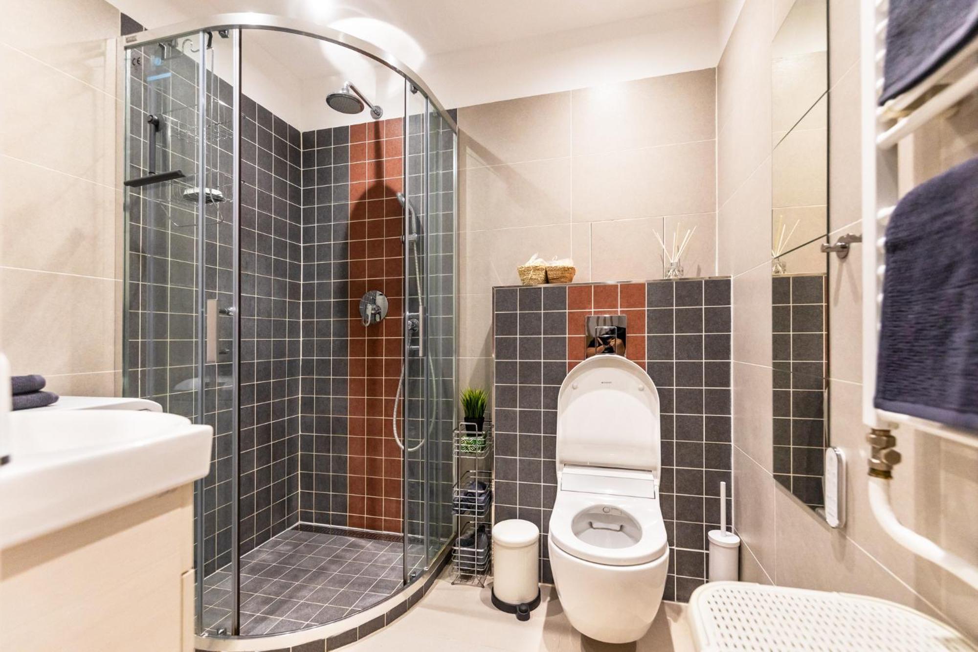 Quiet Apartment In New City Center, Nivy Bratislava Exteriör bild
